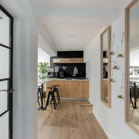 Appartement Historical Center 2 By Urbanesq Boekarest
