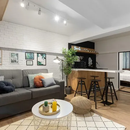 Appartement Historical Center 2 By Urbanesq Boekarest