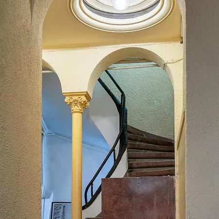 Historical Center Completely Renovated By Urbanesq * Bükreş