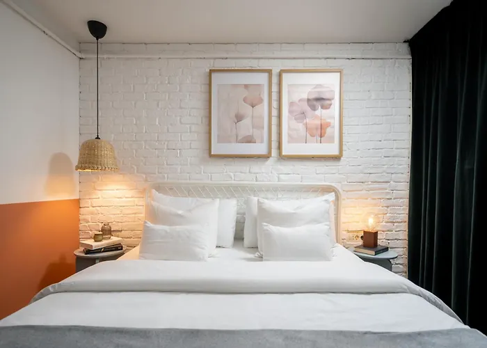 Historical Center Completely Renovated By Urbanesq Boekarest