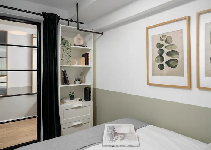 Historical Center Completely Renovated By Urbanesq Appartement Boekarest