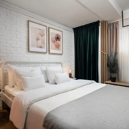 Apartment Historical Center Completely Renovated By Urbanesq